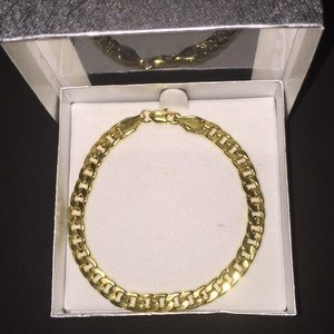 New 18k Gold Plated Curb Chain Bracelet 💋😍